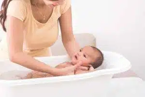 Newborn Care: Tips from a Pediatrician to Keep Baby Healthy and Happy 2 Bathing-Newborn care